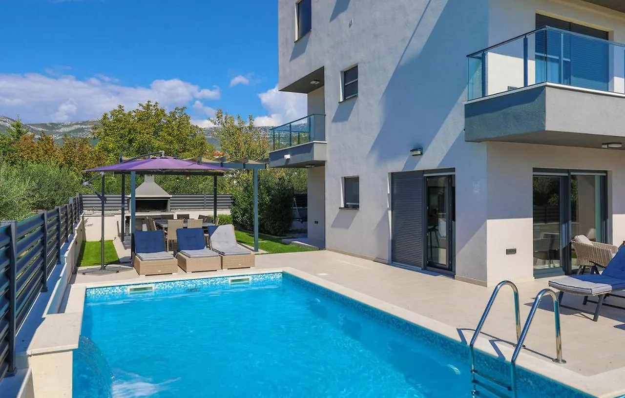 Luxury Dream House Villa Kastela 0*,